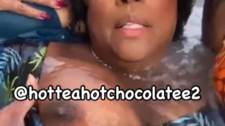 Blueface Mom Nude Showing Off Her Big Breasts On Livestream