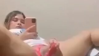 Video Yacuny Nude Masturbating With A Dildo Is Hot Viral