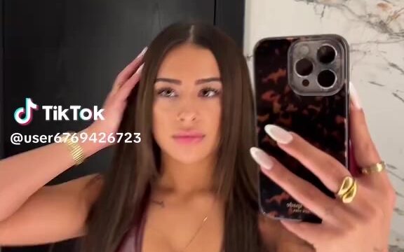 Avanyce Onlyfans Shows Off Her Sexy Figure