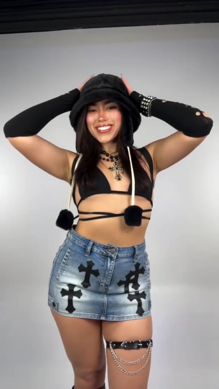 Cathy Cakes Aka CathyCakes Nude Shows Off Her Hot Body