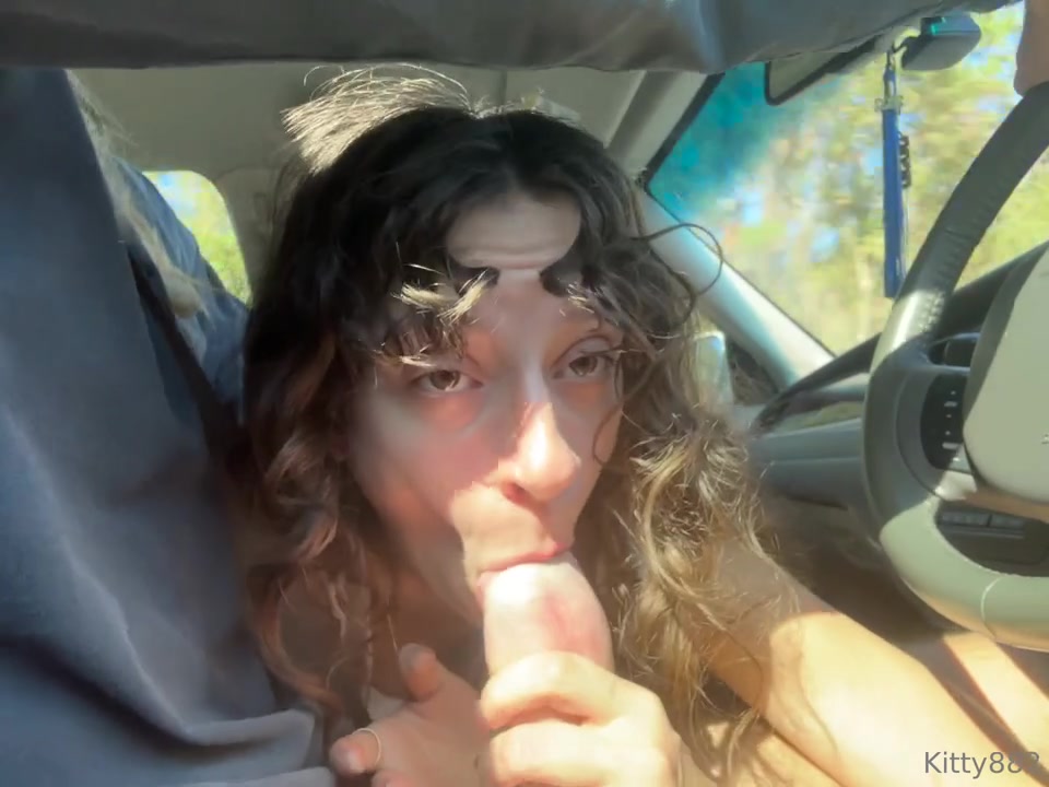 MeowMixAlicia Aka Kitty882 – Sucking Cock Her Boyfriend In A Car