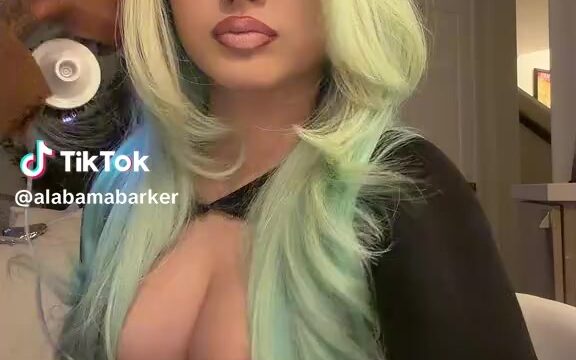Alabama Barker Shows Off Her Huge Boobs